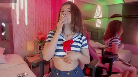 Snapshot of katyparisi chatting on February 6, 8:12 pm Katy Parisi online show from February 6, 8:12 pm