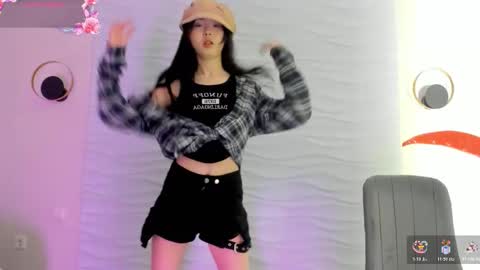 mai online show from December 4, 2:37 pm