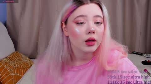 Snapshot of kawaii_yuki chatting on January 25, 8:42 am Yuki  online show from January 25, 8:42 am