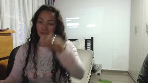 Snapshot of kawit1 chatting on November 30, 1:42 am Khawit online show from November 30, 1:42 am