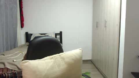 Snapshot of kawit1 chatting on December 1, 1:54 am Khawit online show from December 1, 1:54 am