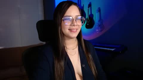 Kay online show from October 28, 8:44 pm