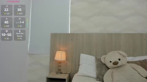   online show from November 23, 11:32 am