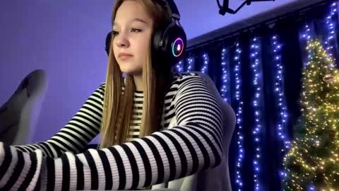 Snapshot of kayceefroehner chatting on January 17, 3:50 pm Amia online show from January 17, 3:50 pm