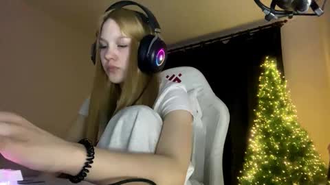 Snapshot of kayceefroehner chatting on February 6, 5:49 pm Amia online show from February 6, 5:49 pm