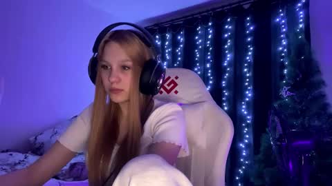 Snapshot of kayceefroehner chatting on February 14, 5:53 pm Amia online show from February 14, 5:53 pm