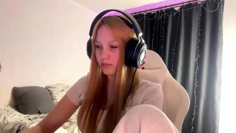 Amia online show from March 14, 4:56 pm