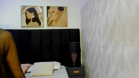 Snapshot of kayla_adams chatting on September 15, 11:32 am Kayla online show from September 15, 11:32 am