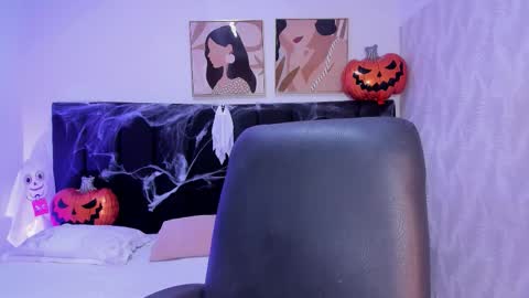 Snapshot of kayla_adams chatting on October 31, 11:22 am Kayla online show from October 31, 11:22 am