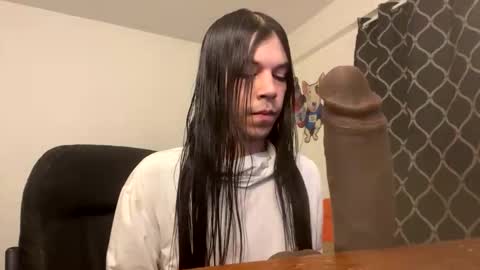 Snapshot of kayla_femboy23 chatting on November 24, 12:43 am kayla_femboy23 online show from November 24, 12:43 am