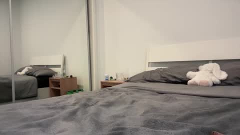 khaleesi online show from February 10, 10:58 pm