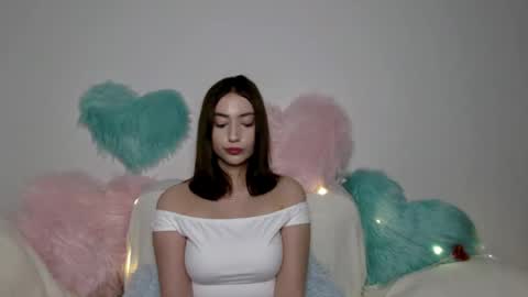 kayla online show from May 6, 6:35 pm