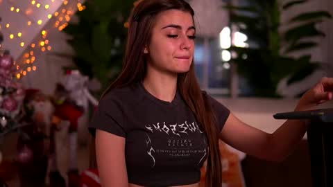 kaylabray online show from December 15, 4:39 am