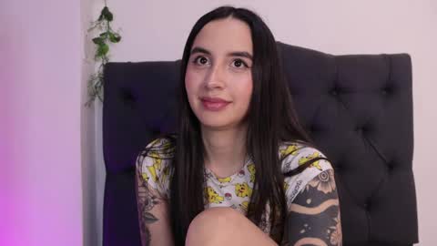 kaylee_lee online show from April 13, 4:07 am