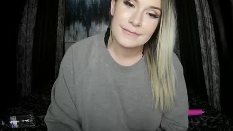 Snapshot of kayleecumsalot chatting on January 24, 8:13 am Kaylee 3 online show from January 24, 8:13 am