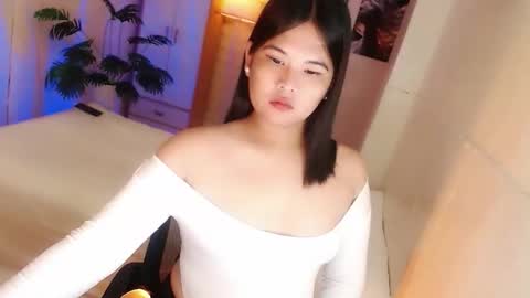 Y O U R        F U T U R E       K A Y L E E  online show from November 20, 1:17 am