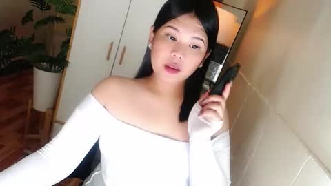 Snapshot of kayleepinay chatting on January 6, 4:21 pm Y O U R F U T U R E K A Y L E E online show from January 6, 4:21 pm