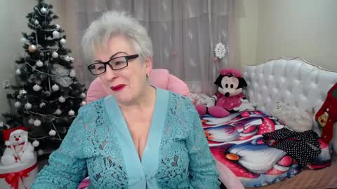 kaylesmoll online show from January 4, 7:13 pm