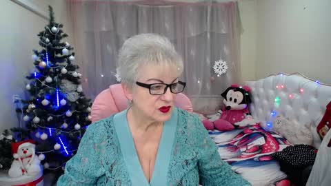 kaylesmoll online show from January 11, 7:27 pm