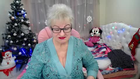 kaylesmoll online show from January 14, 7:11 pm
