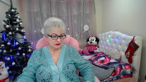 kaylesmoll online show from January 16, 1:27 am