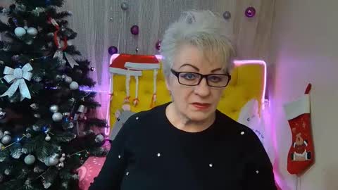 kaylesmoll online show from January 18, 7:15 pm