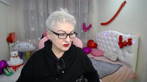 kaylesmoll online show from February 12, 2:14 am