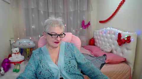 kaylesmoll online show from February 23, 1:57 am