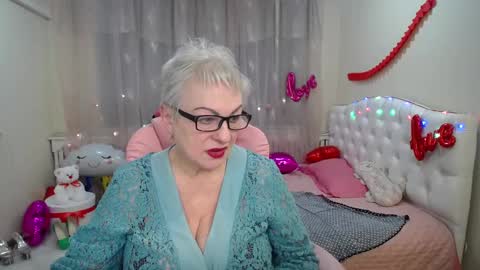 kaylesmoll online show from March 5, 12:49 am