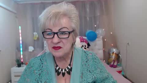 kaylesmoll online show from September 20, 6:42 pm