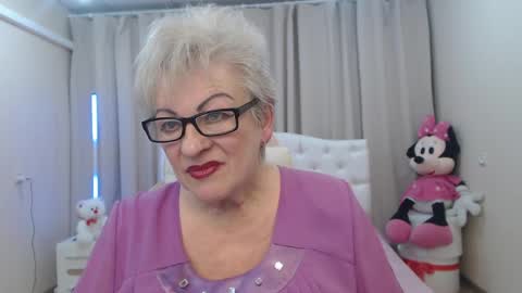 kaylesmoll online show from March 20, 8:35 pm