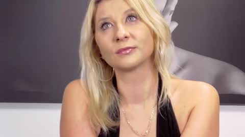 Snapshot of kaylinjann chatting on January 10, 5:53 am kaylinjann online show from January 10, 5:53 am