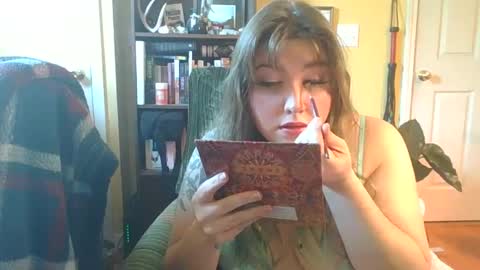 Snapshot of kaytiebird96 chatting on December 4, 7:23 pm Katie Bird online show from December 4, 7:23 pm