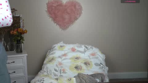 EliandKylie online show from September 21, 3:30 am