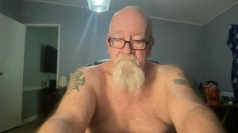 Snapshot of kcbace61760 chatting on June 19, 10:24 pm kcbace61760 online show from June 19, 10:24 pm