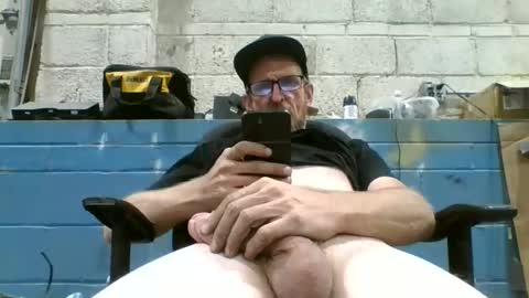 Snapshot of kcniceguy chatting on October 25, 5:59 am kcniceguy online show from October 25, 5:59 am