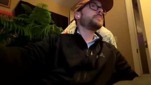 Snapshot of keegancheese chatting on February 23, 1:14 am Tom online show from February 23, 1:14 am