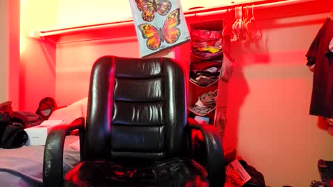 Dexter online show from January 13, 8:03 pm