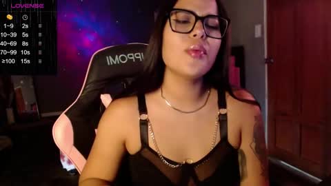 Snapshot of keikim_ chatting on December 19, 7:10 pm Kimk online show from December 19, 7:10 pm