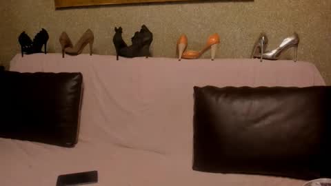 Snapshot of keira_neill chatting on November 27, 6:26 am Kenya online show from November 27, 6:26 am