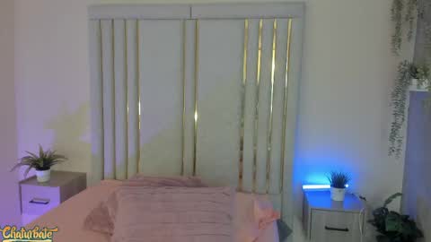 keirahartz online show from April 12, 12:10 pm