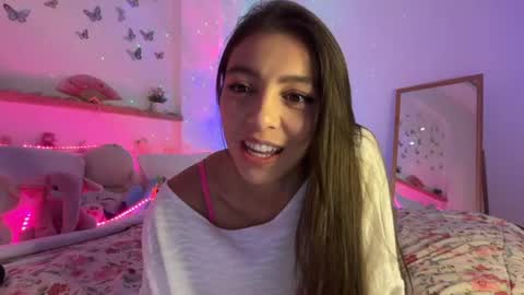Snapshot of keirasworld chatting on June 22, 12:13 am keira online show from June 22, 12:13 am