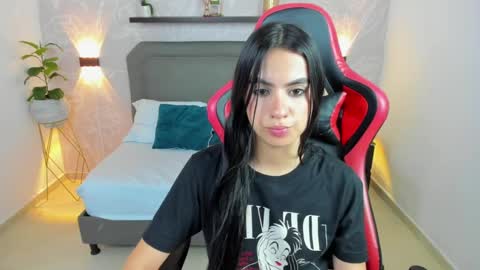 K E I T H Y online show from March 12, 10:17 pm