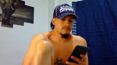 Snapshot of keivid_2303 chatting on February 18, 3:10 pm david online show from February 18, 3:10 pm