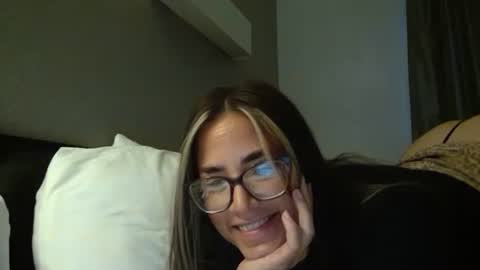 kekes2015 online show from October 13, 2:11 am