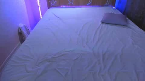 Snapshot of kellefox chatting on February 25, 11:08 am Linda online show from February 25, 11:08 am