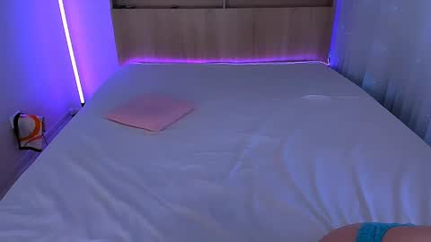 Snapshot of kellefox chatting on April 4, 8:12 am Linda online show from April 4, 8:12 am