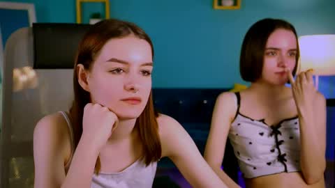 kelliebanshe online show from April 21, 4:52 am