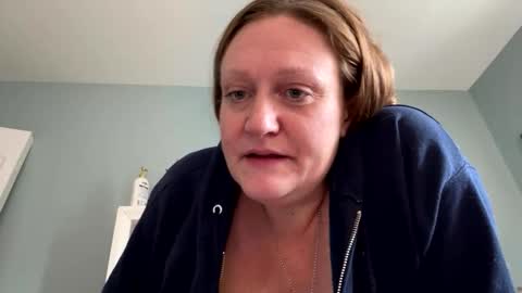 kellilyn10 online show from April 18, 6:45 pm