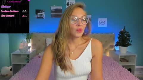 Snapshot of kelly__hardy chatting on December 26, 12:46 am Kelly Hardy GTM3 Mon Wed Thu 0400 am-1030pm online show from December 26, 12:46 am